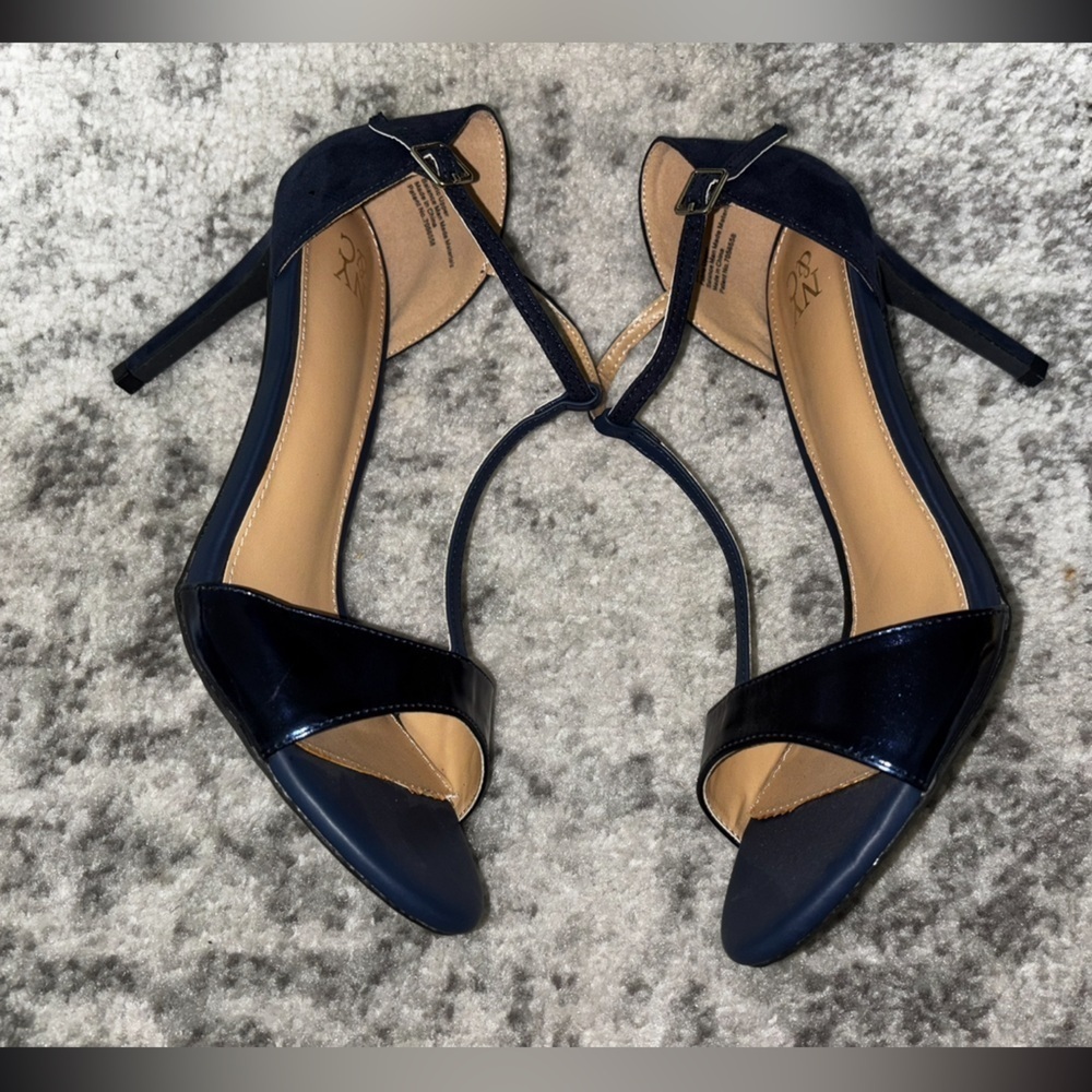 NY & Company Navy Strappy High Heel Sandal Size: 9 worn 1x - Picture 2 of 6